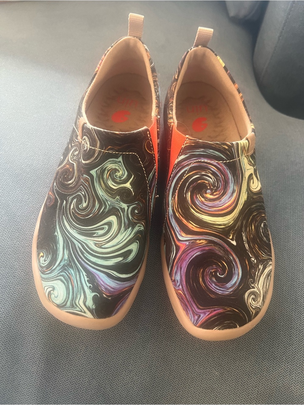 UIN Women's Multicolor Swirl Slip-On Flats